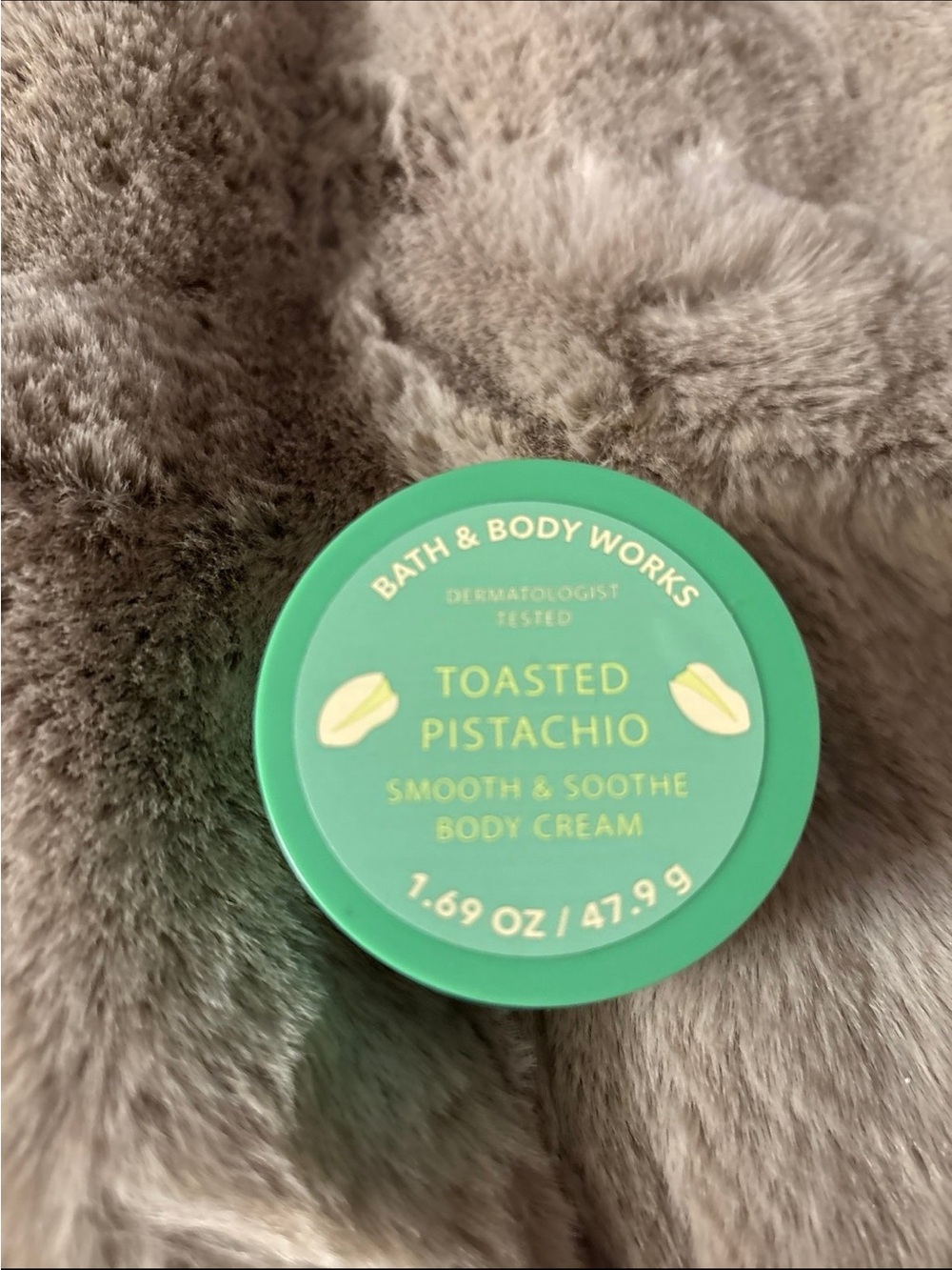 Bath & Body Works Toasted Pistachio Body Cream - Green